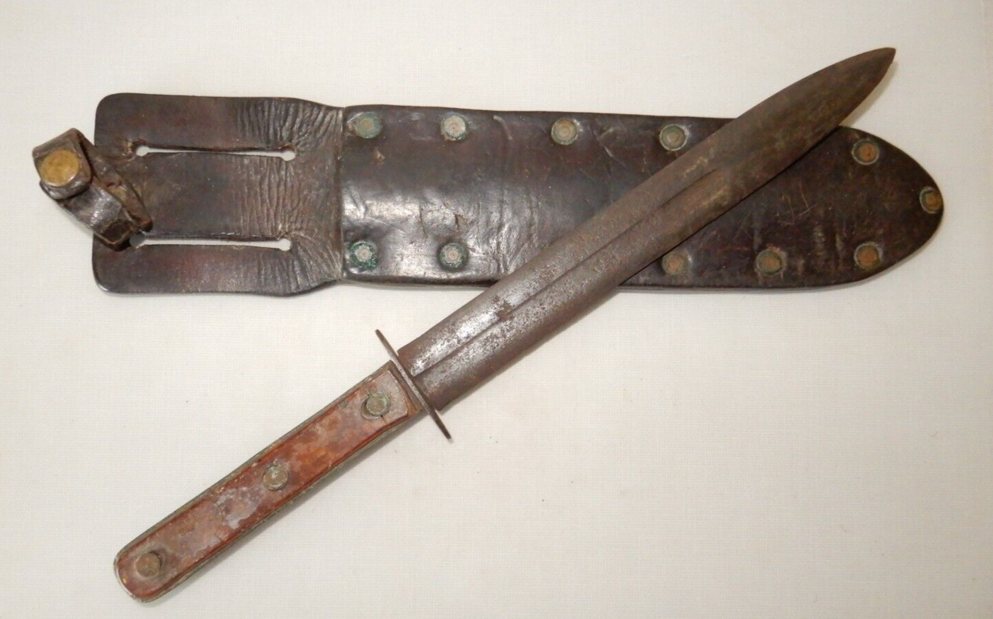WW1 Austrian Trench Knife in Leather Sheath