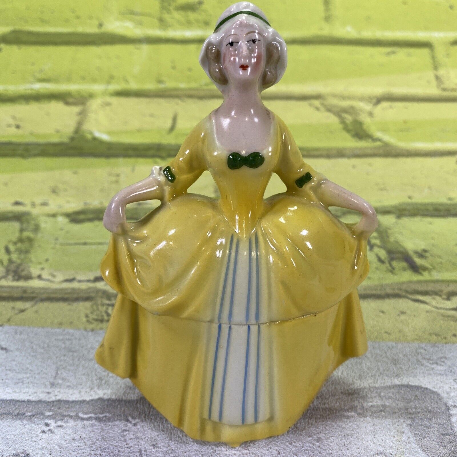 Antique Madame Pompadour Dresser Doll E&R Germany Trinket Powder Box Porcelain 