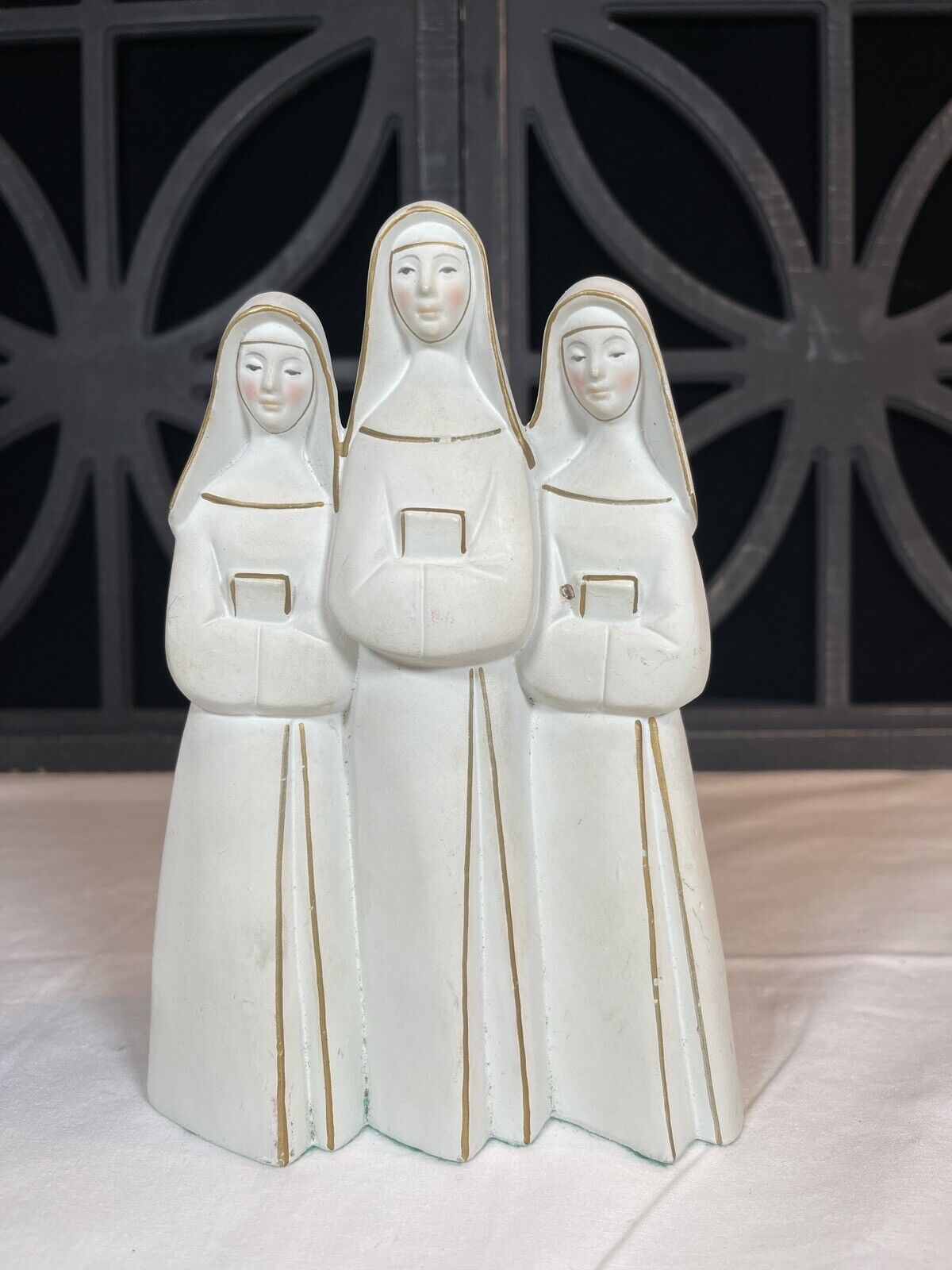 VTG Trio of Nuns Figurine Music Box White Habits Gold Tone Trim with Choir Books
