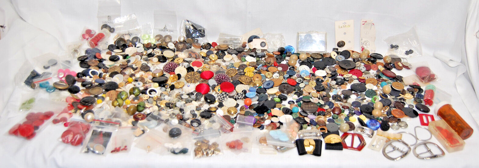 Assorted Buttons in Assorted Materials Antique Vintage Lot  5+ lbs  T2002