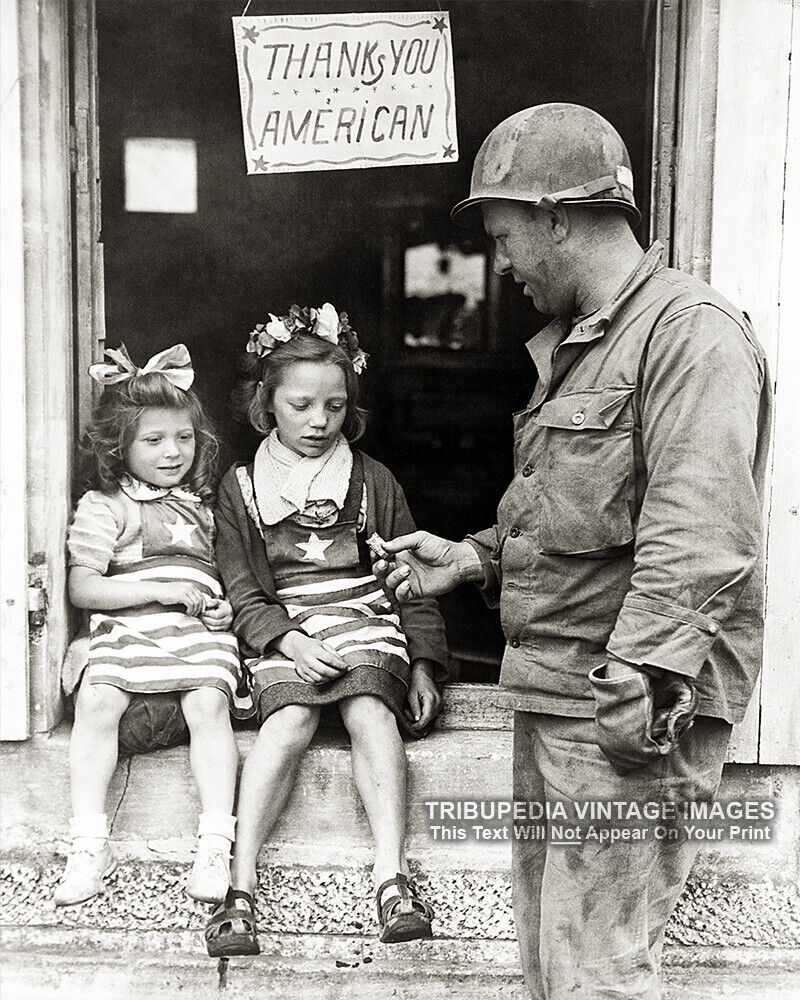 Vintage 1944 WWII Photo - Thank You American - Soldier Giving French Girls Candy