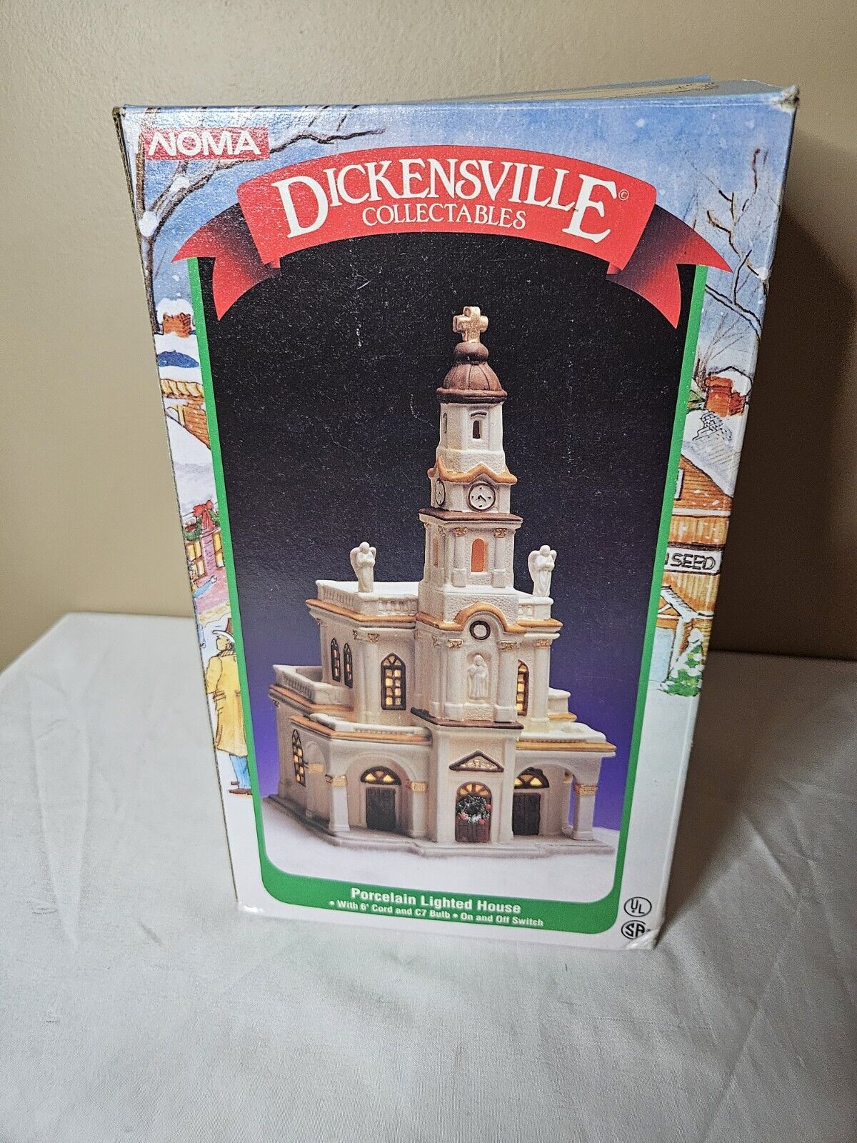1995 Noma Dickensville Collectables Porcelain Lighted Church in original Box