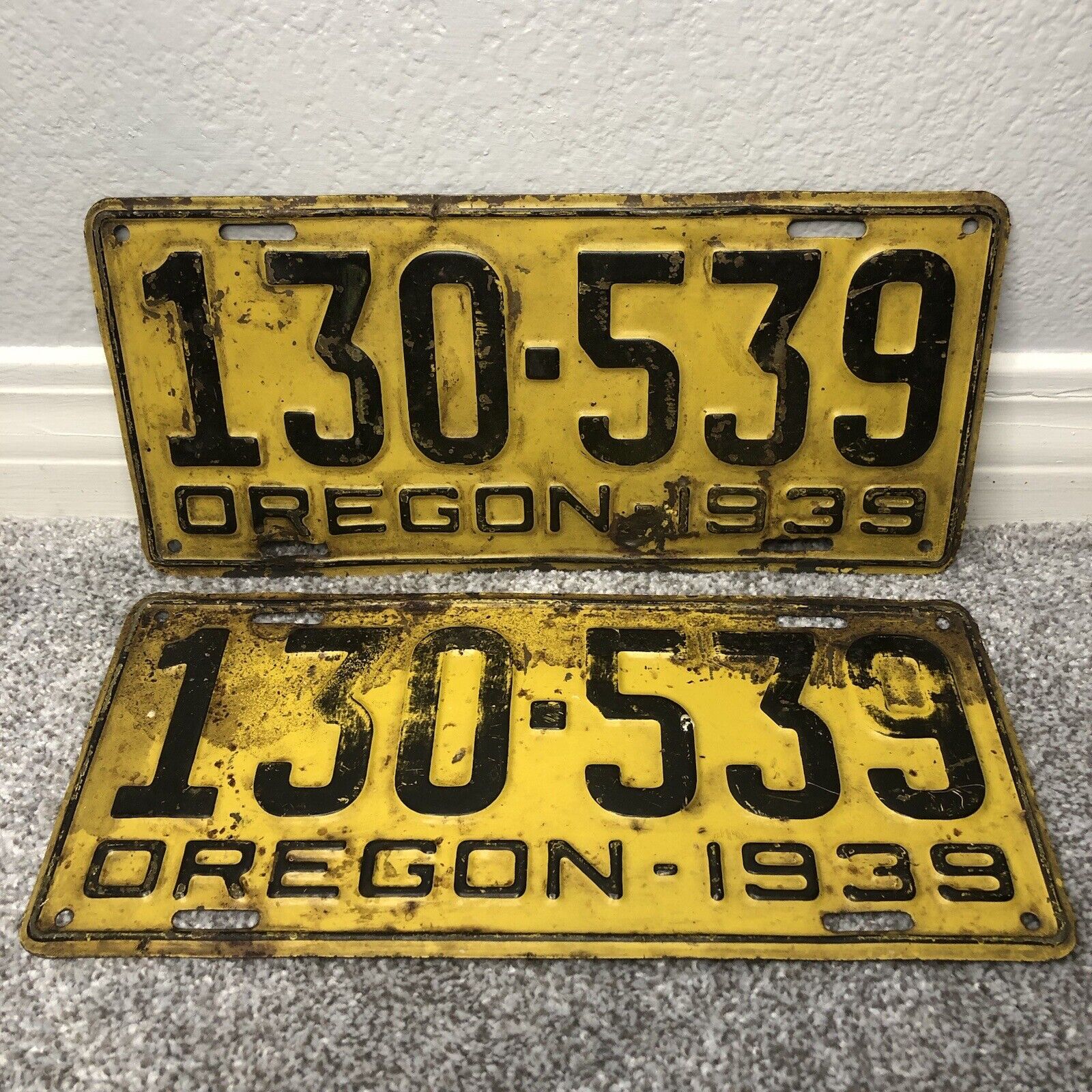 Unrestored License Plate MATCHING PAIR 1939 Oregon State Yellow Black Sign VTG