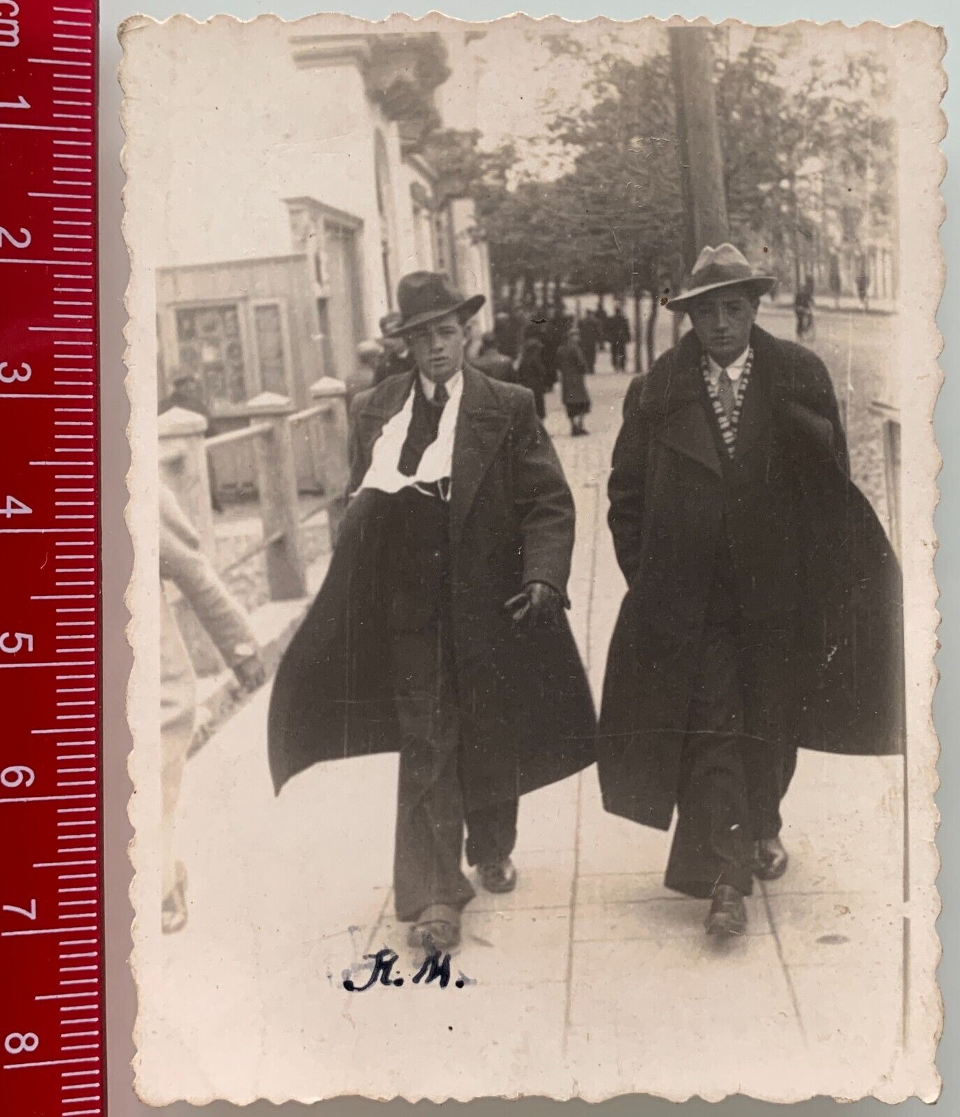 30s Elegant Affectionate Couple Men City Guys Suit Gay Interest Vintage Photo