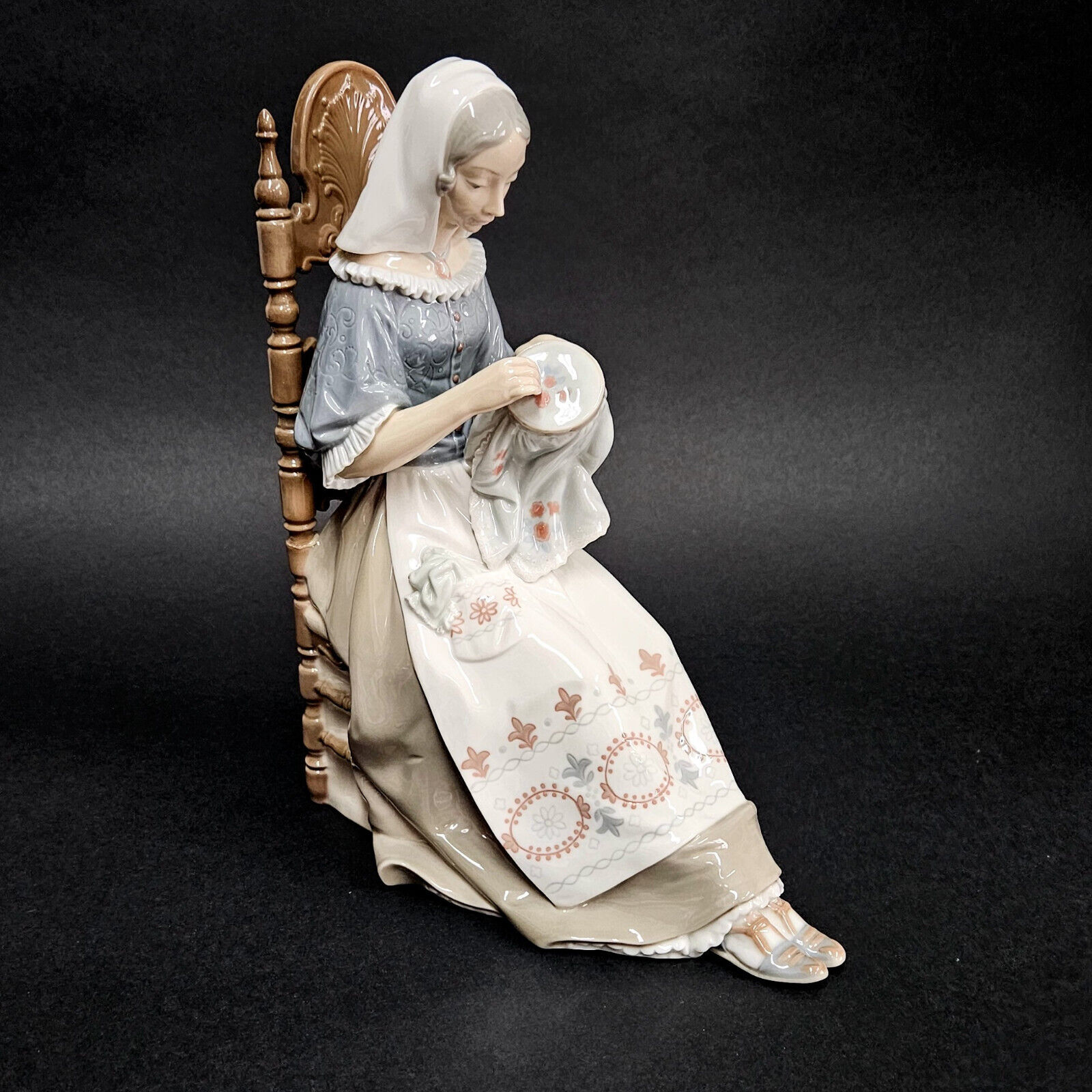 Lladro #4865 Insular Embroideress Sewing in Chair  | Large Figurine Retired MINT
