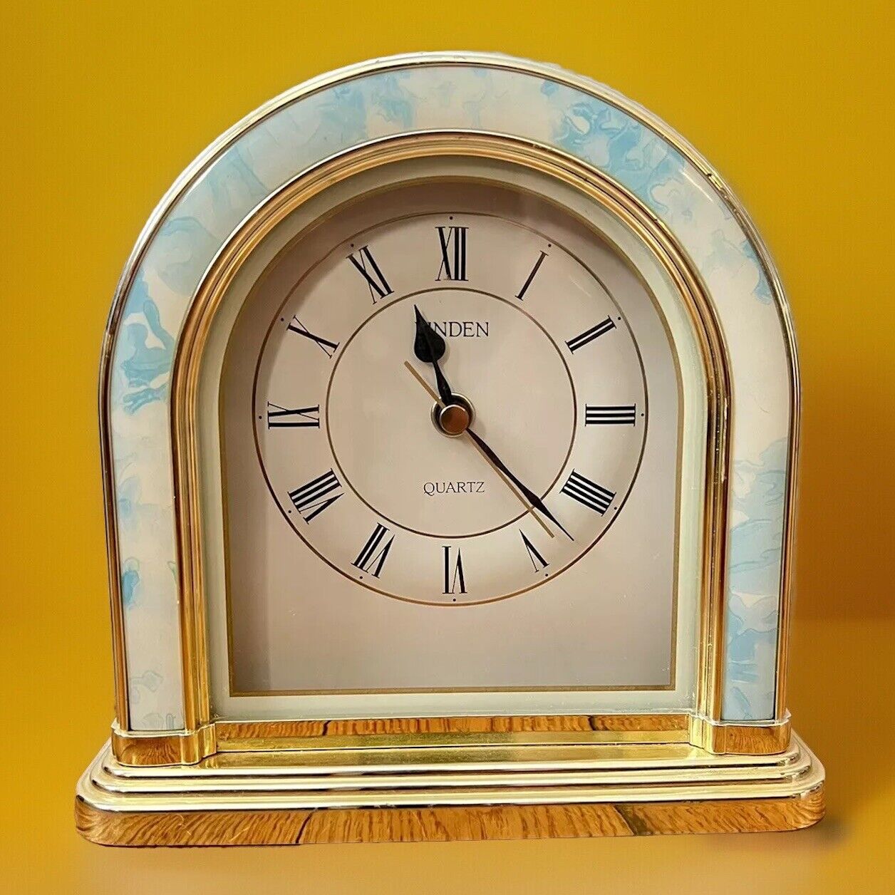 Vintage LINDEN Mantle Desk Clock Quartz Blue & White Marble Style Gold Tone 7”