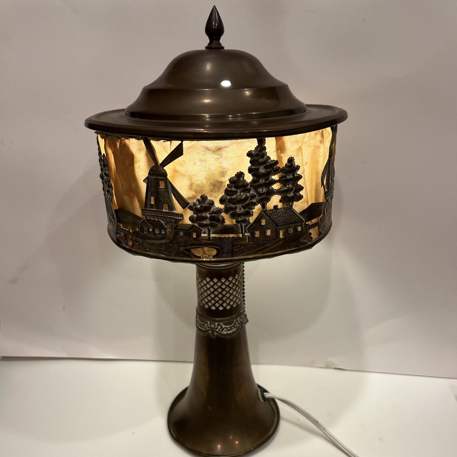 ANTIQUE BRASS LAMP WITH WINDMILLS, TREES, HOMES OOAK FABRIC SHADE 16” Tall