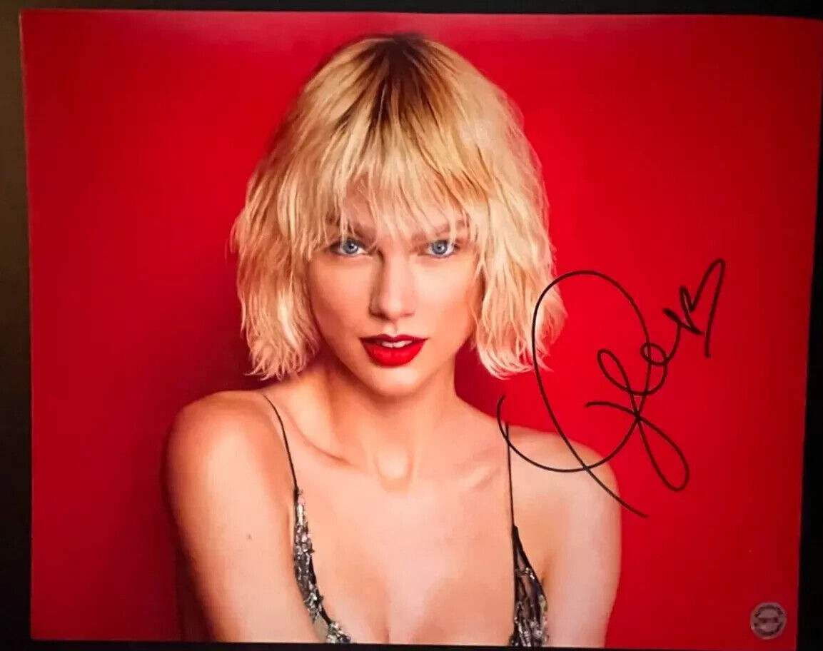 TAYLOR SWIFT Signed BEAUTIFUL 8x10 inch Photo Original Autograph w/COA
