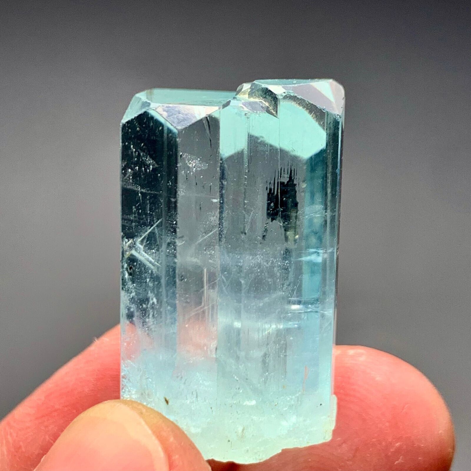 53 Carat beautiful terminated aquamarine crystal from Pakistan