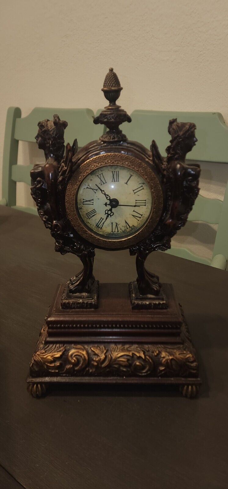table clock antique vintage (not working)