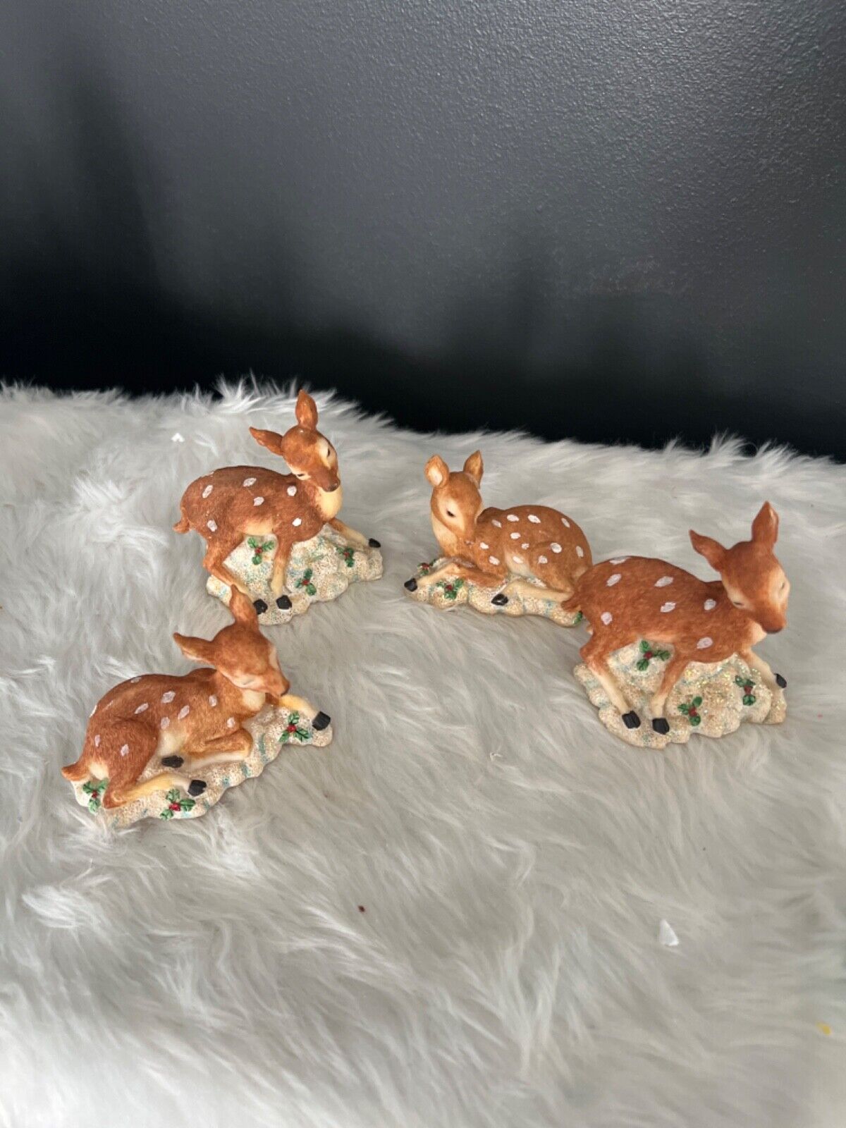 4 VTG  Christmas Deer Doe Fawn Glitter Snow Holly Berries Resin Figurine 4x3.5