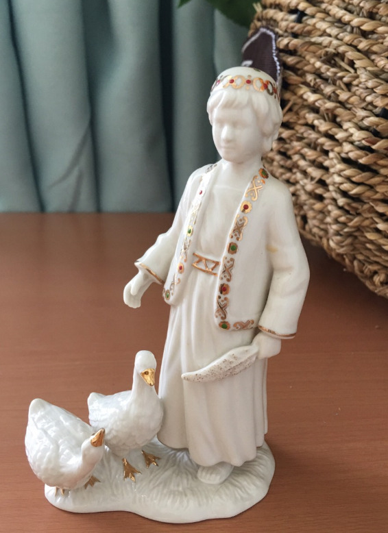 Lenox China Jewels Goose Herder Come In Loose No Package