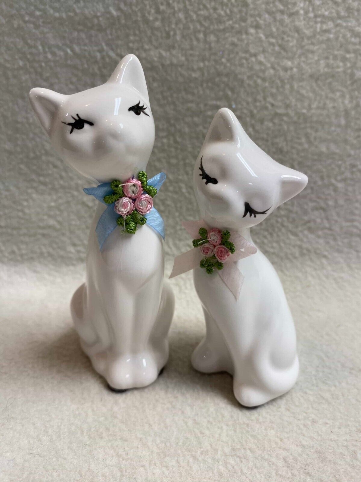 Vintage Ceramic White Kitty Figurines - Set of 2