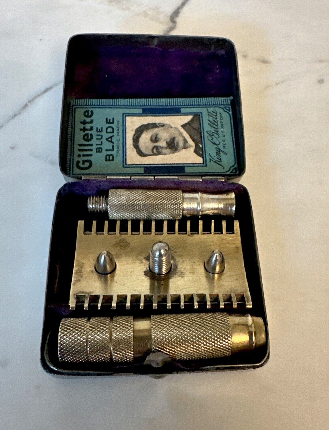Vintage  1939-40’s 4 Piece Pocket Razor In Case/Gillette Blue Blade/RARE Find