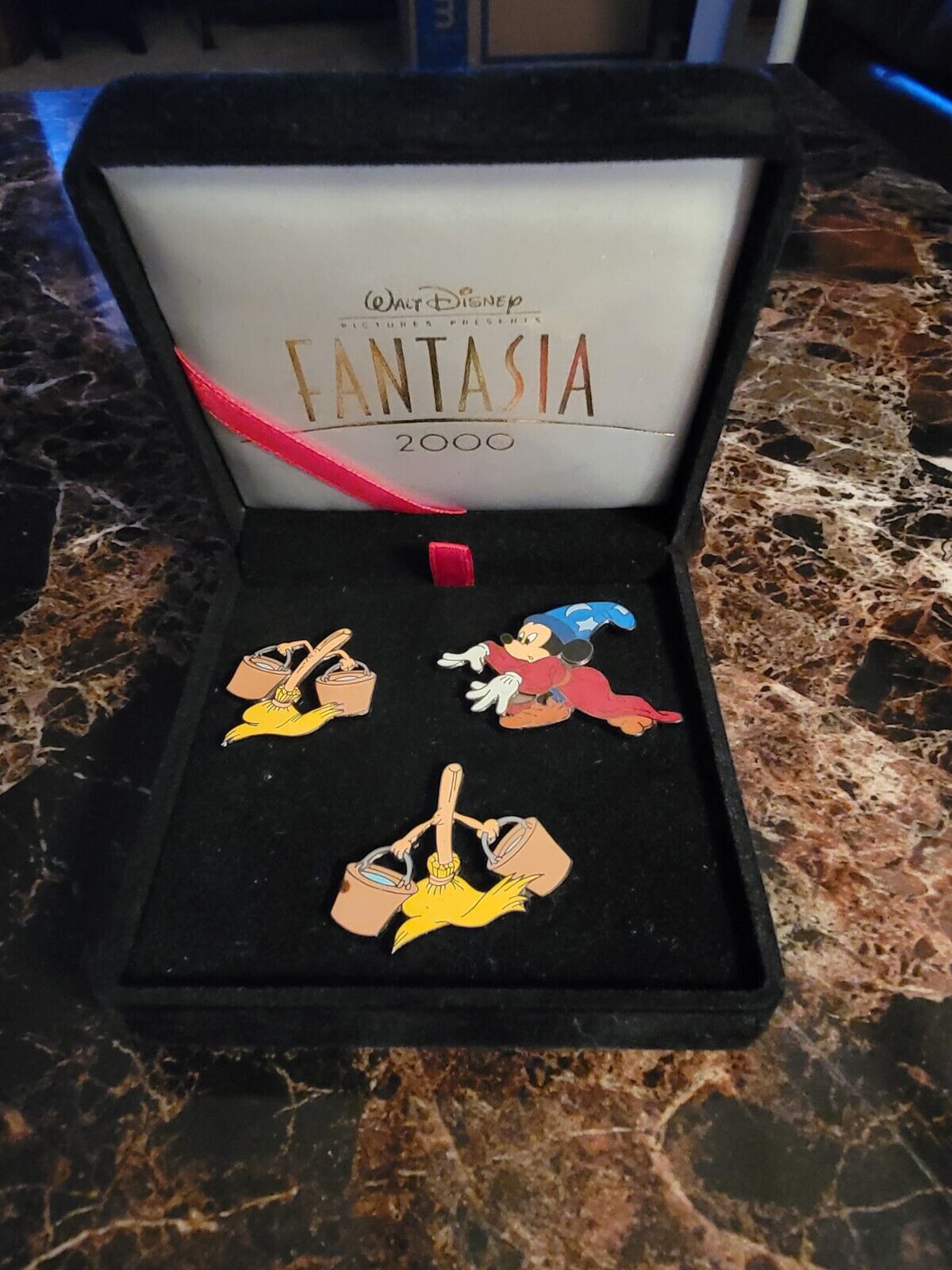 Disney Fantasia 2000 Sorcerer's Apprentice White Glove Mickey LE Pin Set in Box