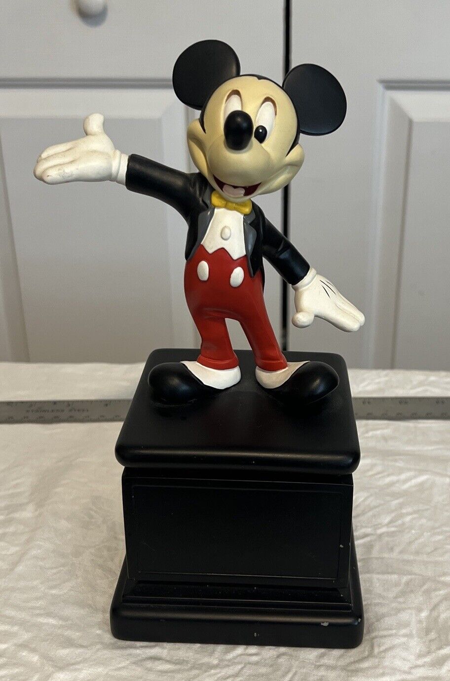 DISNEY Cast Member Exclusive - MICKEY MOUSE Mousecar Award See Defects In Photos