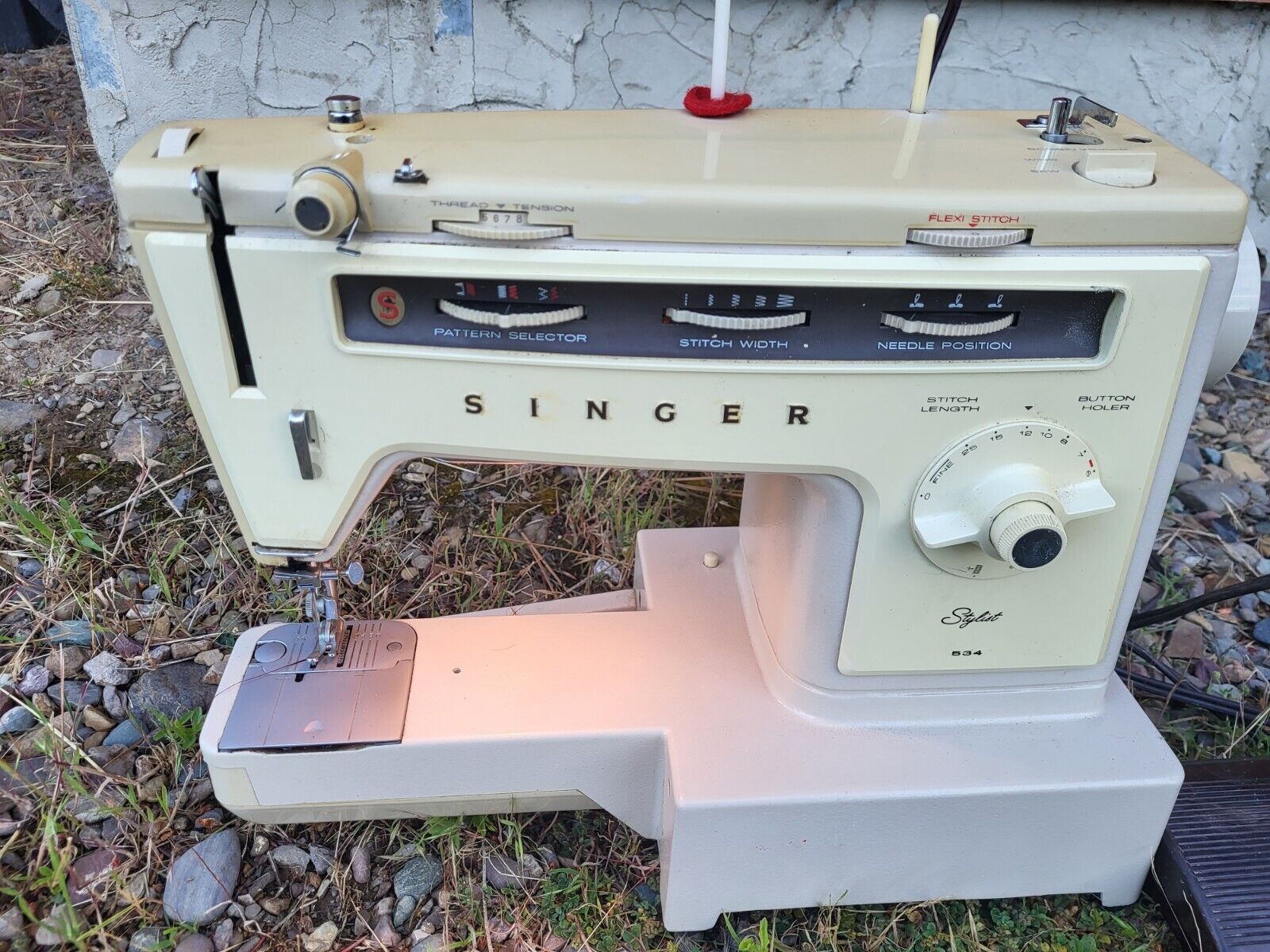 Vintage 1970s Singer Stylist 534 Sewing Machine with  Pedal Working