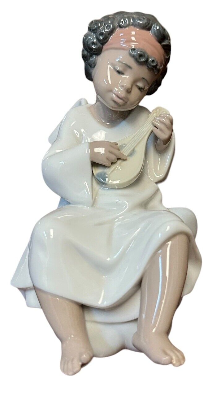 LLADRO 6490 An Angels Tune Black Legacy Collection 5