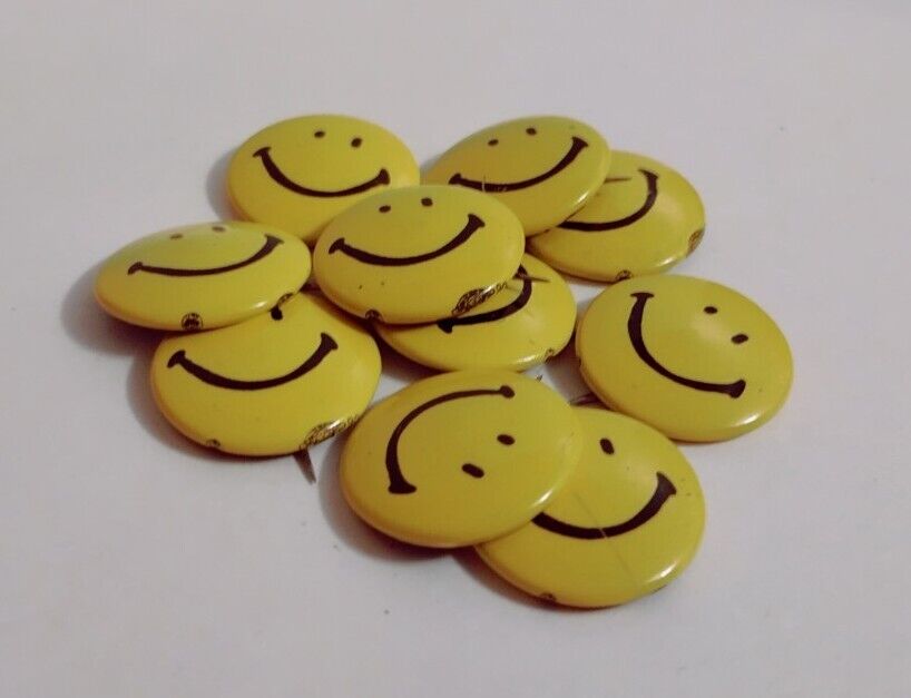 Rare Iconic Vagabond NOS Vintage 70's Lot Of 10 Smiley Pins Pin back Acid House