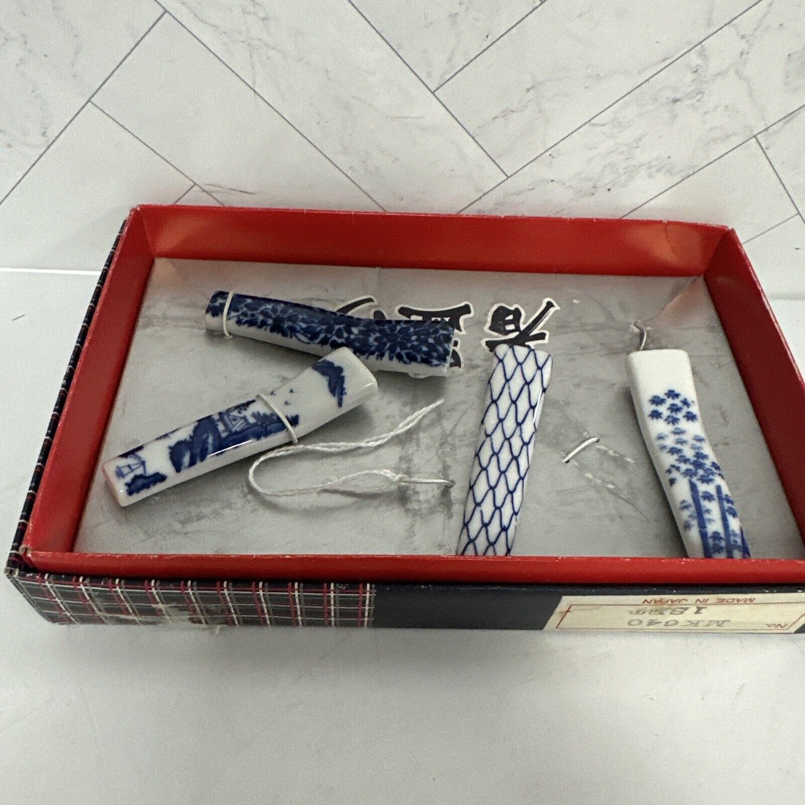 Set Of 4 Vtg Porcelain Patterned Ceramic Blue & White Chopstick Rests