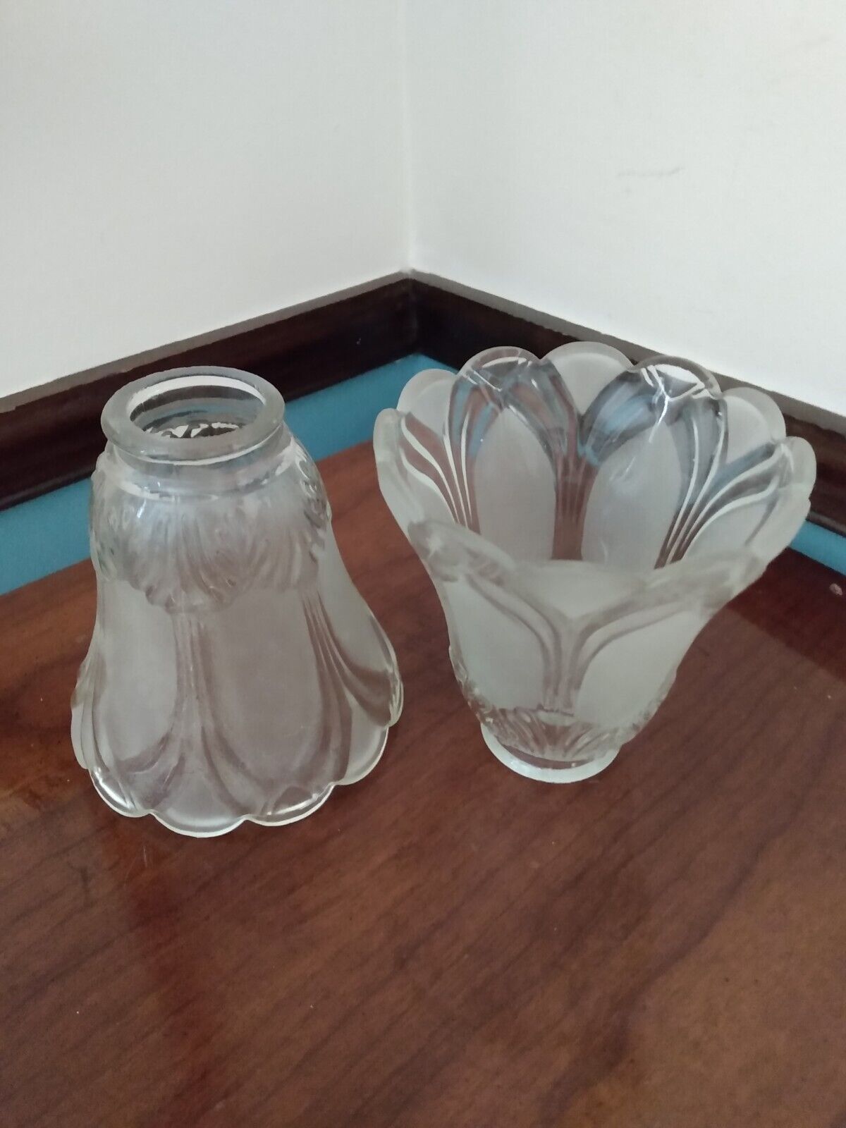 Pair Set 2 Vintage Glass Lampshades Globes Ruffle Shades Frosted Hurricane Lamp 