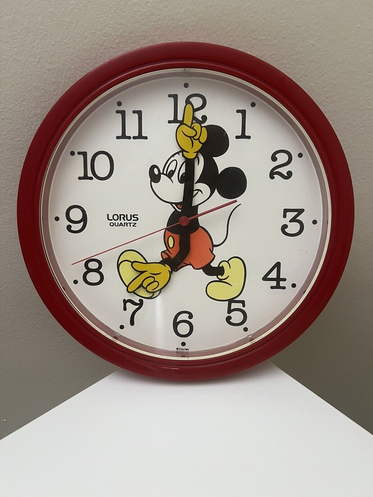 Vintage 10” Lorus Quartz Disney Mickey Mouse Moving Hands Red White Wall Clock