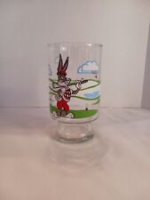 Looney Tunes - Bugs Bunny Playing Golf Large Collectible Drink Glass 1995 RARE picture