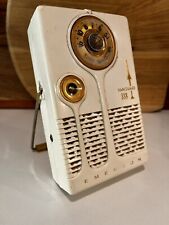 Vintage Emerson Vanguard 888 Nevabreak Pocket Radio Untested picture