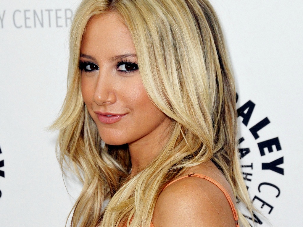 Ashley Tisdale's Back in the Game With a New Range Rover | Celebrity ...