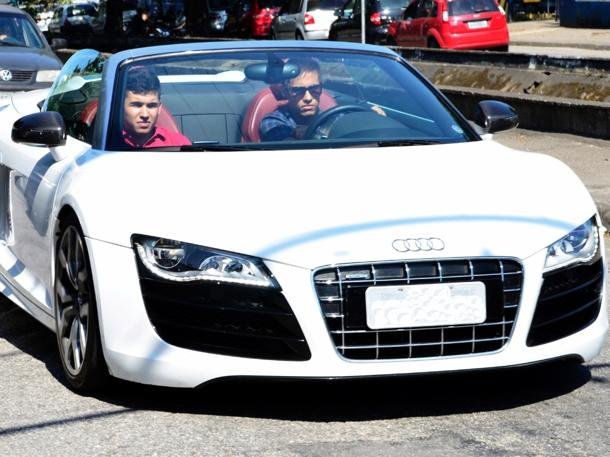 Neymar Rolls With The Top Down In His Audi R8 | Celebrity Cars Blog